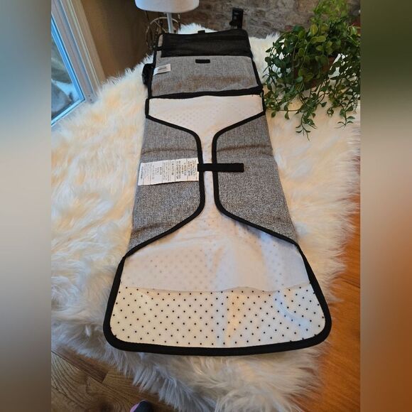 NWOT SKIP*HOP changing pad - Picture 6 of 8